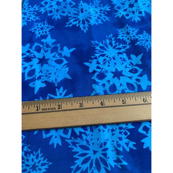 Blue Snowflake Pattern Cotton Fabric 1/2 yard 44" wide Quilting - Picture 3 of 5